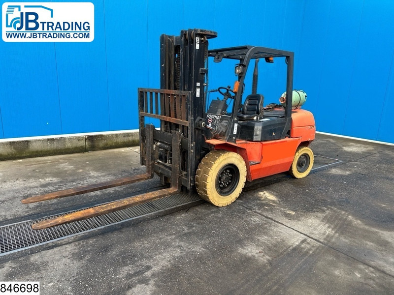 Hangcha CPYD50 2.034 Operating hours, 5.000 kg - LPG forklift: picture 1 Hangcha CPYD50 2.034 Operating hours, 5.000 kg - LPG forklift: picture 1