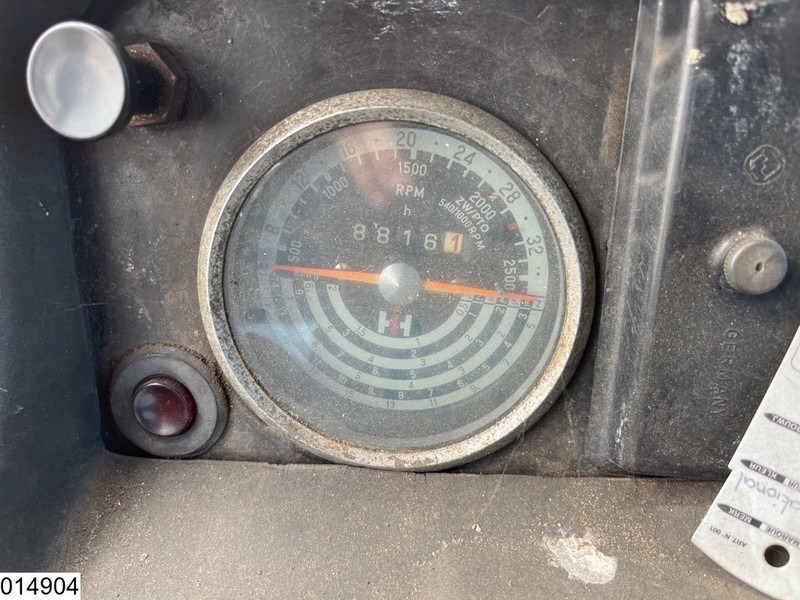 Farm tractor International 744 54 kW 72 HP, Manual: picture 11