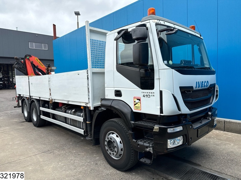 Iveco Trakker 410 6X4, EURO 6, Palfinger, Retarder, Steel suspension - Dropside/ Flatbed truck, Crane truck: picture 3 Iveco Trakker 410 6X4, EURO 6, Palfinger, Retarder, Steel suspension - Dropside/ Flatbed truck, Crane truck: picture 3