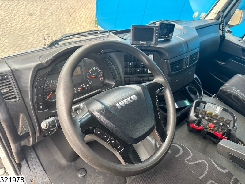 Iveco Trakker 410 6X4, EURO 6, Palfinger, Retarder, Steel suspension - Dropside/ Flatbed truck, Crane truck: picture 5 Iveco Trakker 410 6X4, EURO 6, Palfinger, Retarder, Steel suspension - Dropside/ Flatbed truck, Crane truck: picture 5