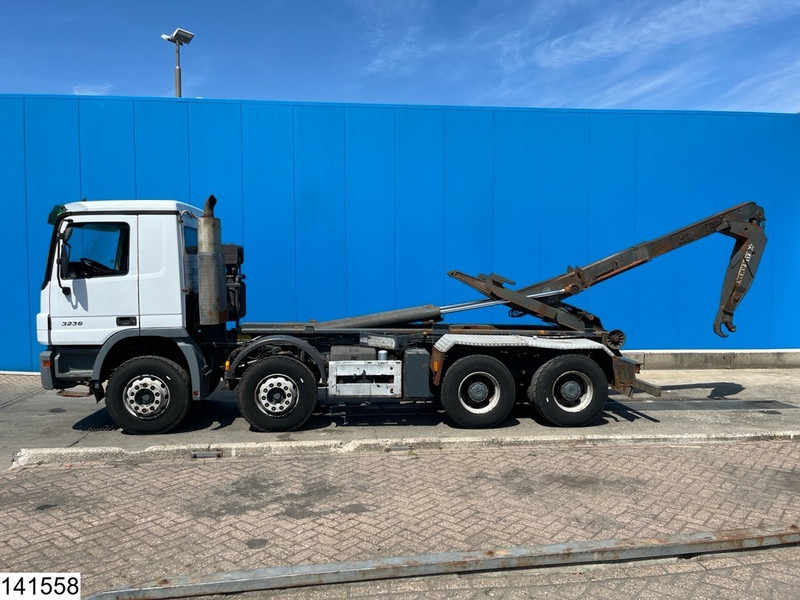 Mercedes-Benz Actros 3236 8x4, Steel suspension, 3 Pedals - Hook lift truck: picture 3 Mercedes-Benz Actros 3236 8x4, Steel suspension, 3 Pedals - Hook lift truck: picture 3