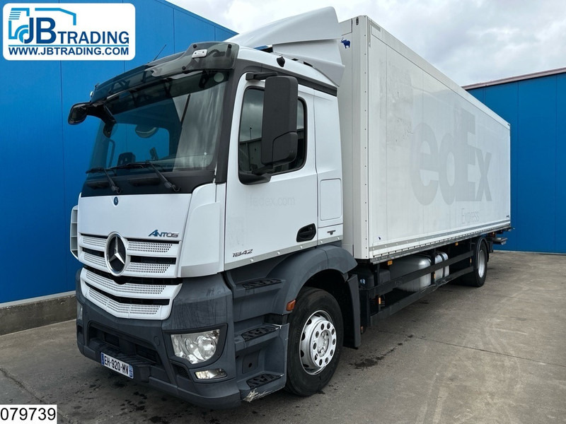 Mercedes-Benz Antos 1842 EURO 6, Dhollandia - Box truck: picture 1 Mercedes-Benz Antos 1842 EURO 6, Dhollandia - Box truck: picture 1