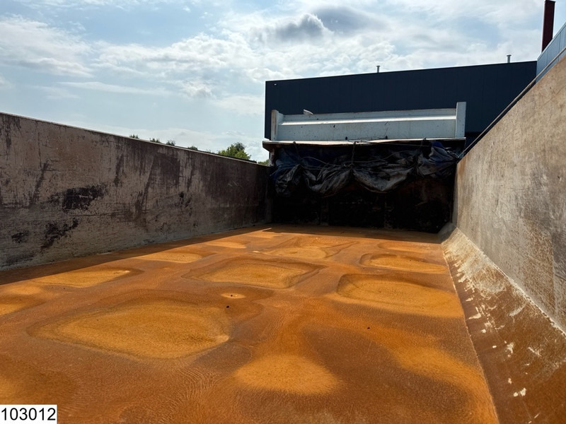 Tipper Renault Kerax 320 6x4, EURO 3, Manual, Steelsuspension: picture 8
