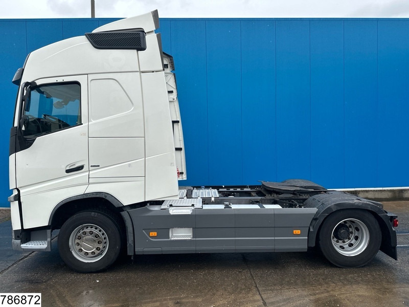 Tractor unit Volvo FH 420 EURO 6: picture 11