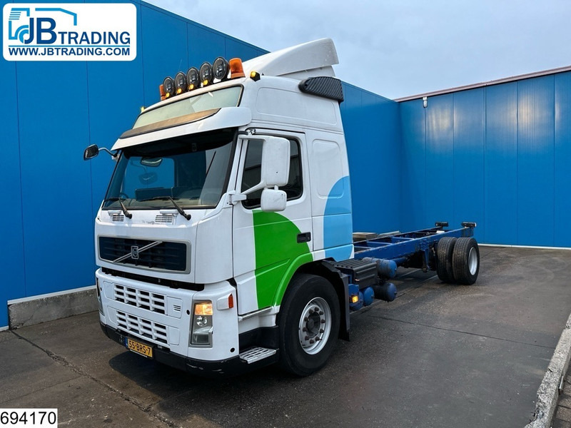 Volvo FM 380 EURO 5 - Cab chassis truck: picture 1 Volvo FM 380 EURO 5 - Cab chassis truck: picture 1