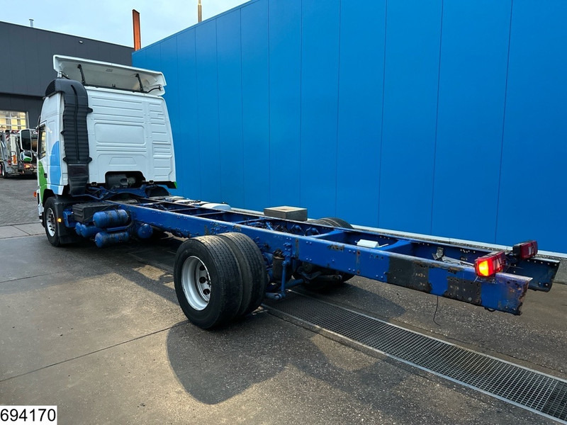 Volvo FM 380 EURO 5 - Cab chassis truck: picture 4 Volvo FM 380 EURO 5 - Cab chassis truck: picture 4