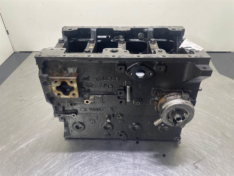 Ahlmann AS900-Cummins B3.3T-4989845-Crankcase/Unterblock - Engine for Construction machinery: picture 5 Ahlmann AS900-Cummins B3.3T-4989845-Crankcase/Unterblock - Engine for Construction machinery: picture 5