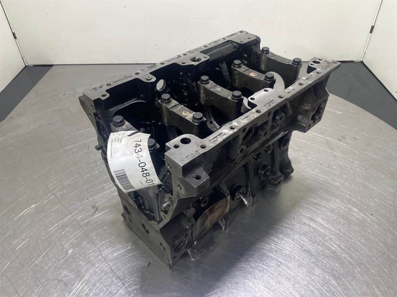 Ahlmann AS900-Cummins B3.3T-4989845-Crankcase/Unterblock - Engine for Construction machinery: picture 2 Ahlmann AS900-Cummins B3.3T-4989845-Crankcase/Unterblock - Engine for Construction machinery: picture 2