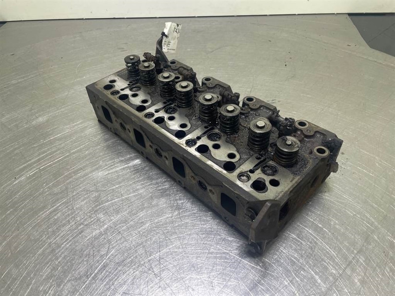 Ahlmann AS900-Cummins B3.3T-Cylinder head/Zylinderköpf - Engine for Construction machinery: picture 4 Ahlmann AS900-Cummins B3.3T-Cylinder head/Zylinderköpf - Engine for Construction machinery: picture 4