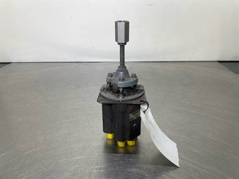 Ahlmann AZ6-4198091A-HRK-20-Servo valve/Servoventil - Hydraulics for Construction machinery: picture 2 Ahlmann AZ6-4198091A-HRK-20-Servo valve/Servoventil - Hydraulics for Construction machinery: picture 2