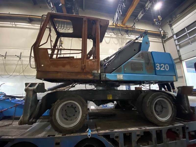 Fuchs MHL 320 (For parts) - Waste/ Industry handler: picture 3 Fuchs MHL 320 (For parts) - Waste/ Industry handler: picture 3