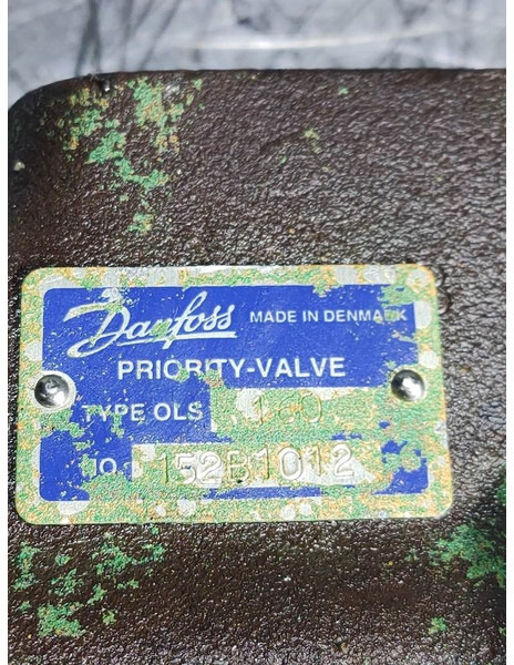 Hitachi W110A-Sauer Danfoss OLS160-152B1012-Priority valve - Hydraulics for Construction machinery: picture 4 Hitachi W110A-Sauer Danfoss OLS160-152B1012-Priority valve - Hydraulics for Construction machinery: picture 4