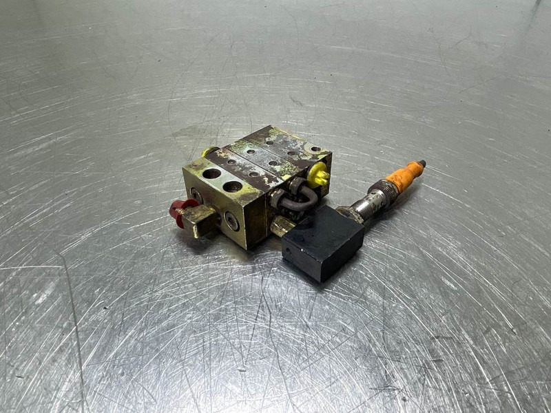 Liebherr L524-10444143 / 11341172-Lubricating system - Frame/ Chassis for Construction machinery: picture 3 Liebherr L524-10444143 / 11341172-Lubricating system - Frame/ Chassis for Construction machinery: picture 3