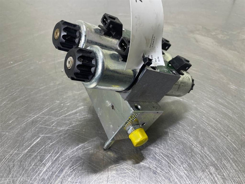 Mecalac 12MTX-6090364-NG6 Valve/Ventile/Ventiel - Hydraulics for Construction machinery: picture 4 Mecalac 12MTX-6090364-NG6 Valve/Ventile/Ventiel - Hydraulics for Construction machinery: picture 4
