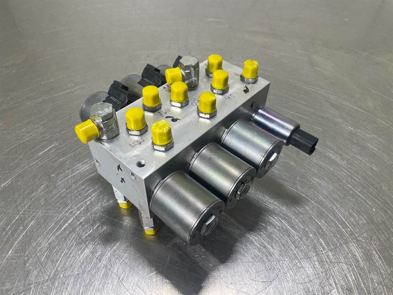 Mecalac 12MTX-6090401-Servo valve/Servoventil/Servoventiel - Hydraulics for Construction machinery: picture 4 Mecalac 12MTX-6090401-Servo valve/Servoventil/Servoventiel - Hydraulics for Construction machinery: picture 4
