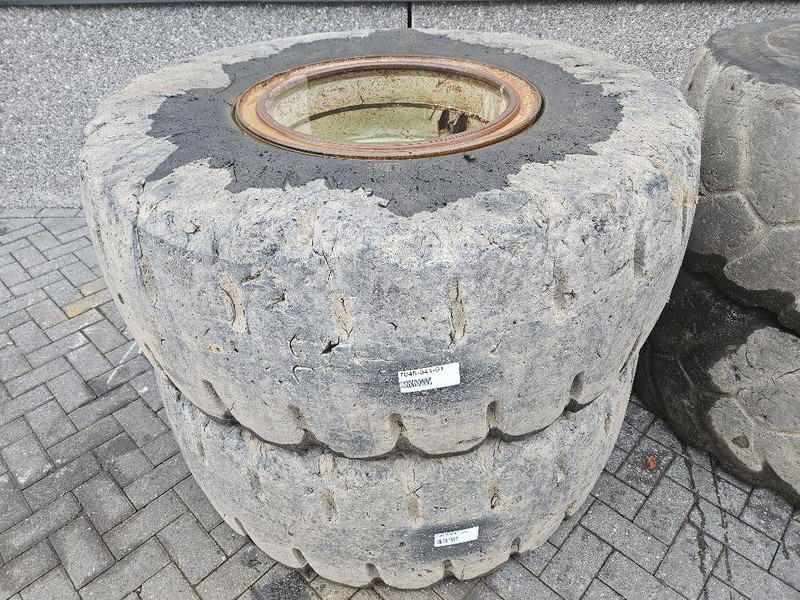 Terex TL260S-Banden 20.5-R25-Solid wheels / Full Gummi - Wheels and tires for Construction machinery: picture 3 Terex TL260S-Banden 20.5-R25-Solid wheels / Full Gummi - Wheels and tires for Construction machinery: picture 3