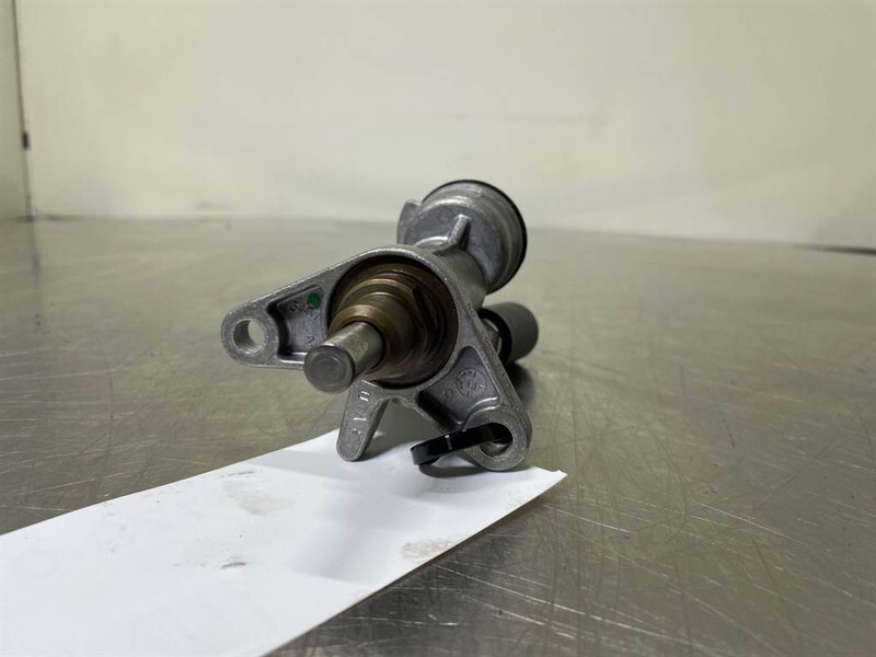 Volvo L30B-Z/X-Deutz TD2011L04I-04103662DX-Fuel pump - Engine for Construction machinery: picture 3 Volvo L30B-Z/X-Deutz TD2011L04I-04103662DX-Fuel pump - Engine for Construction machinery: picture 3