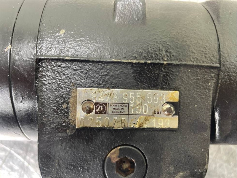 Zettelmeyer ZL601-ZF 8473955593-Steering unit/Lenkeinheit - Hydraulics for Construction machinery: picture 4 Zettelmeyer ZL601-ZF 8473955593-Steering unit/Lenkeinheit - Hydraulics for Construction machinery: picture 4