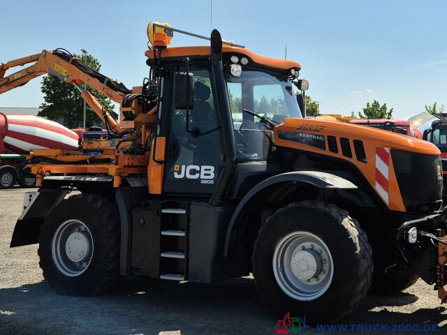 JCB Fastrac inklusive 4x4 Mulag Front + Heck Mäher on lease JCB Fastrac inklusive 4x4 Mulag Front + Heck Mäher: picture 8