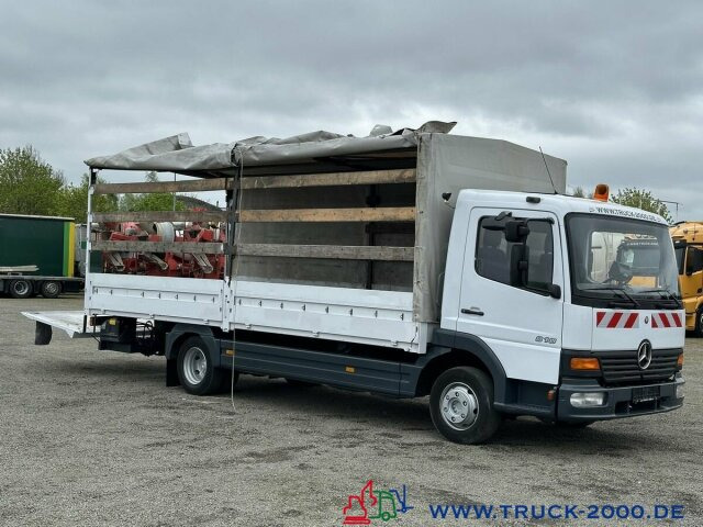 Mercedes-Benz 818 LBW AHK 10.5t. Nur 265.739 KM Schaltgetriebe - Curtainsider truck: picture 2 Mercedes-Benz 818 LBW AHK 10.5t. Nur 265.739 KM Schaltgetriebe - Curtainsider truck: picture 2