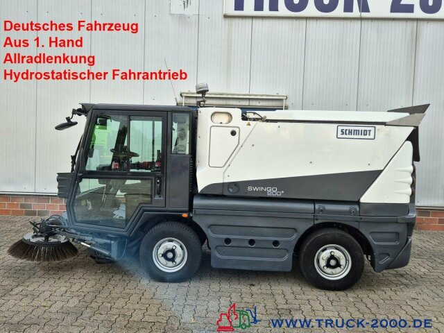 Schmidt Swingo 200+ Comp. 4 Radlenkung Kehren & Sprühen - Road sweeper: picture 1 Schmidt Swingo 200+ Comp. 4 Radlenkung Kehren & Sprühen - Road sweeper: picture 1