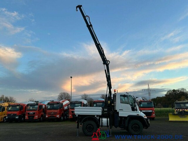 Unimog U 300 4x4 mit Kran Nur 78.144 KM zGG.7.490Kg. - Flatbed van: picture 3 Unimog U 300 4x4 mit Kran Nur 78.144 KM zGG.7.490Kg. - Flatbed van: picture 3
