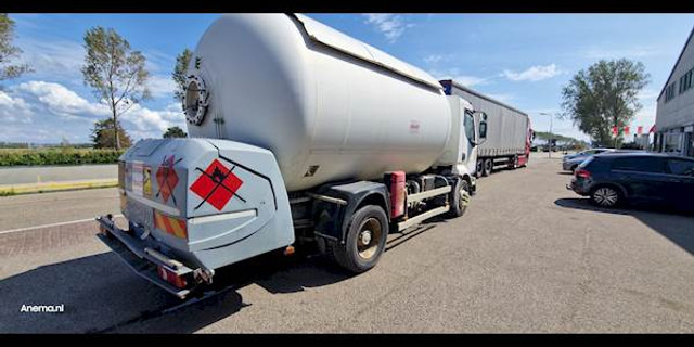 Tank truck Renault MIDLUM 220 GAS / LPG: picture 11 Tank truck Renault MIDLUM 220 GAS / LPG: picture 11