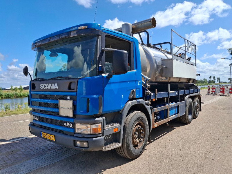 Scania P114 GB6X2*4 NA 90190 - Vacuum truck: picture 2 Scania P114 GB6X2*4 NA 90190 - Vacuum truck: picture 2