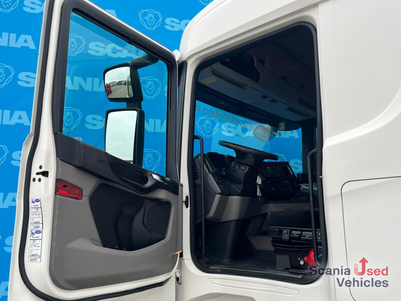 SCANIA R 410 B6x2*4NB LNG RETARDER FRIGO CHEREAU 765x250x - Refrigerator truck: picture 2 SCANIA R 410 B6x2*4NB LNG RETARDER FRIGO CHEREAU 765x250x - Refrigerator truck: picture 2