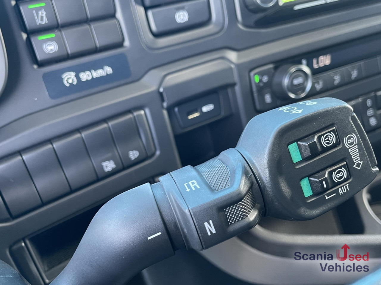 SCANIA S 450 A4X2EB RETARDER P-AIRCO MEGA LIFTING FIFTHW - Tractor unit: picture 5 SCANIA S 450 A4X2EB RETARDER P-AIRCO MEGA LIFTING FIFTHW - Tractor unit: picture 5