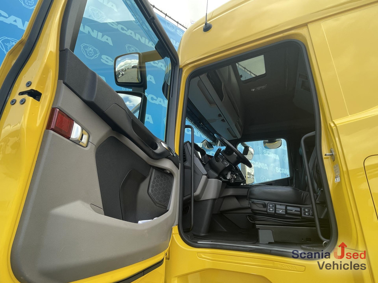 SCANIA S 450 A4X2EB RETARDER P-AIRCO MEGA LIFTING FIFTHW - Tractor unit: picture 3 SCANIA S 450 A4X2EB RETARDER P-AIRCO MEGA LIFTING FIFTHW - Tractor unit: picture 3