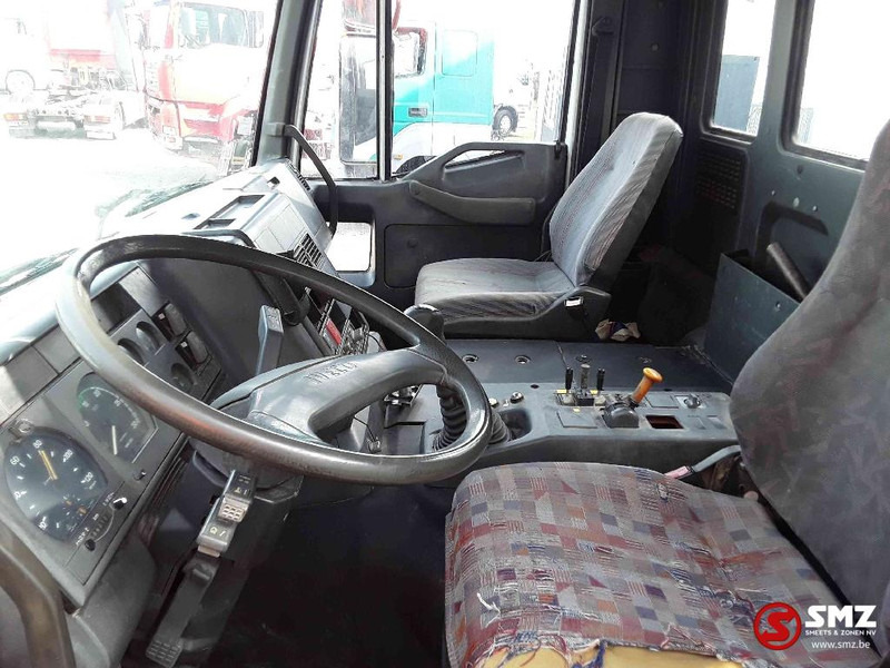 Hook lift truck Iveco Eurotrakker 190 E 30 manual pump: picture 6