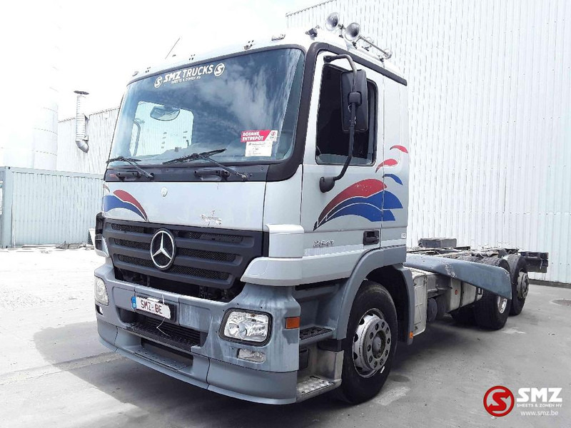 Mercedes-Benz Actros 2541 manual 6x2 - Cab chassis truck: picture 3 Mercedes-Benz Actros 2541 manual 6x2 - Cab chassis truck: picture 3