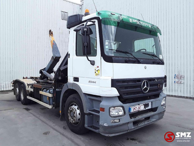 Mercedes-Benz Actros 2544 hiab 102.2 remote hook retarder - Container transporter/ Swap body truck, Crane truck: picture 1 Mercedes-Benz Actros 2544 hiab 102.2 remote hook retarder - Container transporter/ Swap body truck, Crane truck: picture 1