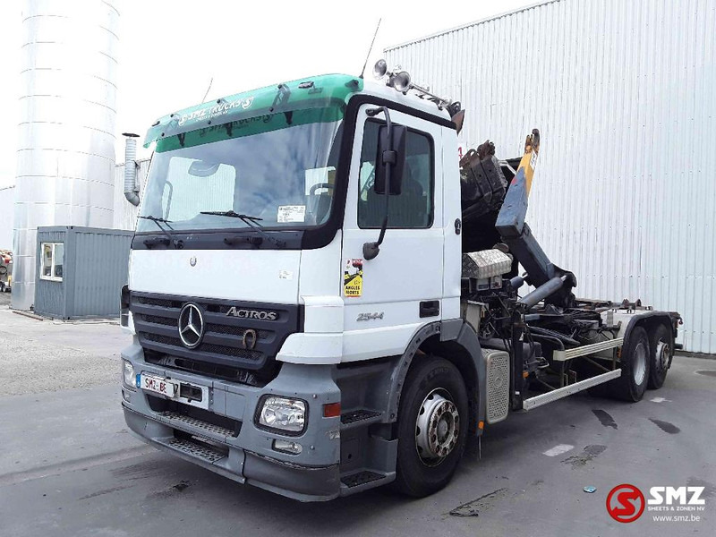 Mercedes-Benz Actros 2544 hiab 102.2 remote hook retarder - Container transporter/ Swap body truck, Crane truck: picture 3 Mercedes-Benz Actros 2544 hiab 102.2 remote hook retarder - Container transporter/ Swap body truck, Crane truck: picture 3