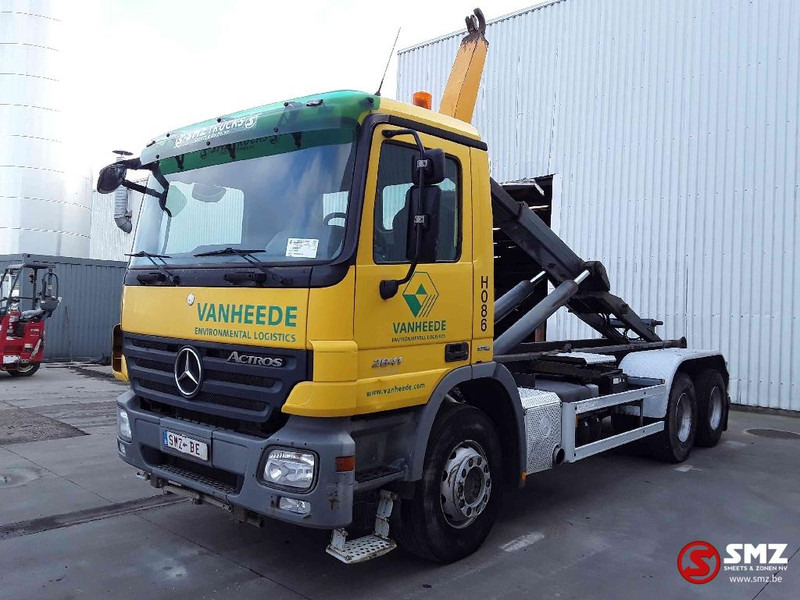 Mercedes-Benz Actros 2641 6x4 EPS lames - Container transporter/ Swap body truck: picture 3 Mercedes-Benz Actros 2641 6x4 EPS lames - Container transporter/ Swap body truck: picture 3
