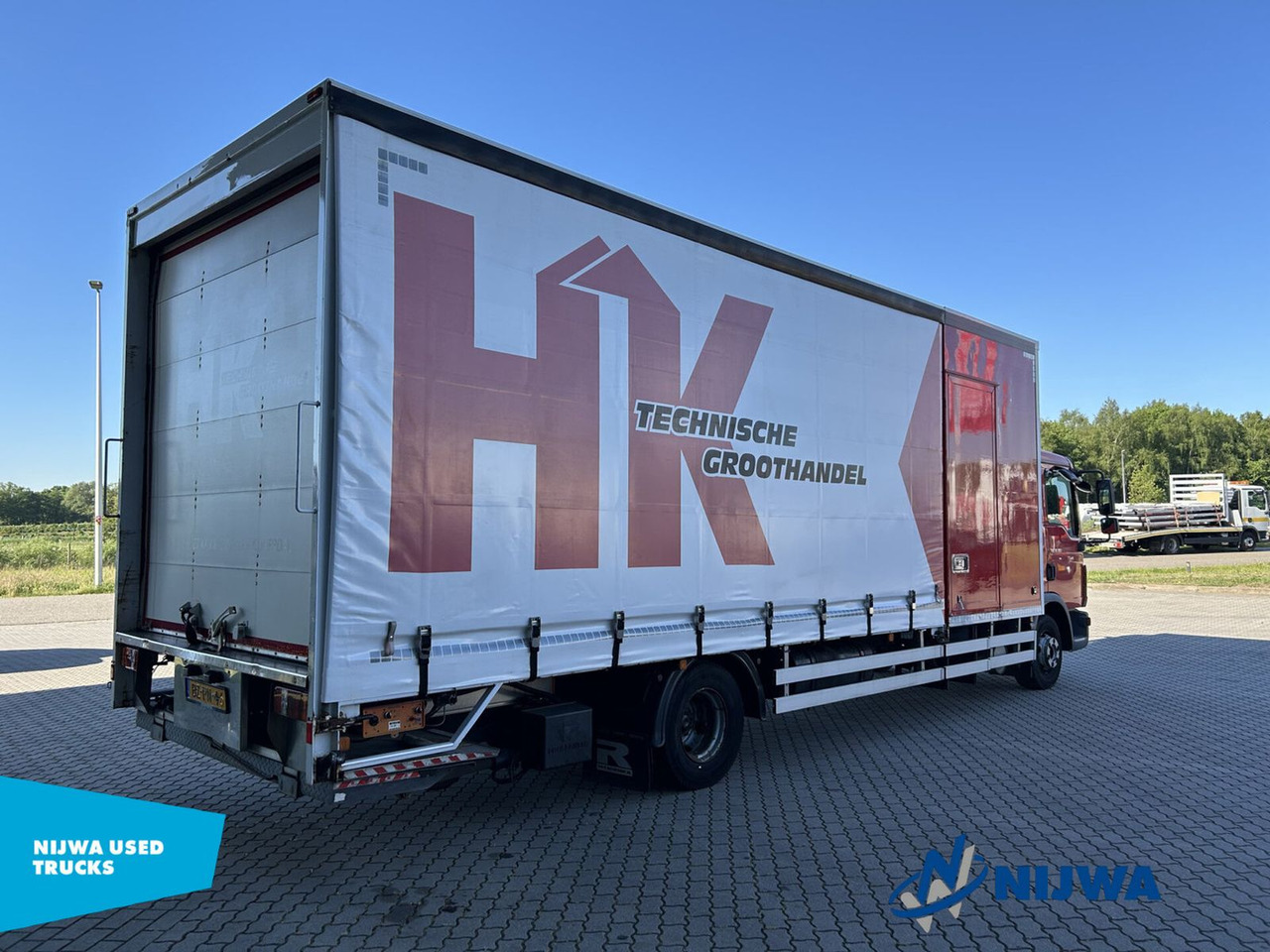 MAN TGL 12.180 4x2 Roldeur + Laadklep - Curtainsider truck: picture 3 MAN TGL 12.180 4x2 Roldeur + Laadklep - Curtainsider truck: picture 3