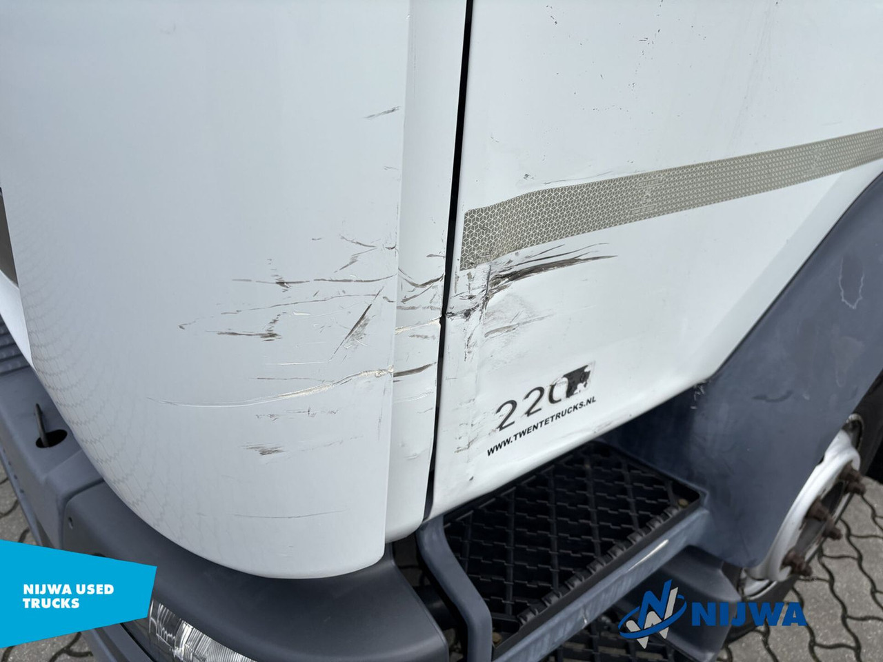 Curtainsider truck Renault MIDLUM 220 4x2 Schuifzeil + Laadklep: picture 8