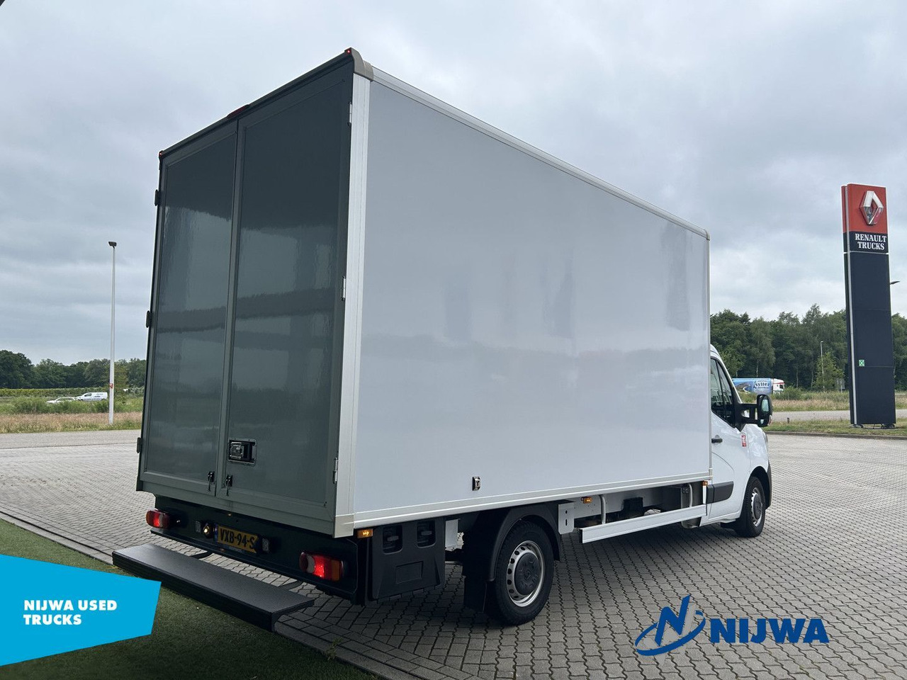 Renault Master T35 165 Navigatie + Achteruitrijcamera - Cab chassis truck: picture 3 Renault Master T35 165 Navigatie + Achteruitrijcamera - Cab chassis truck: picture 3