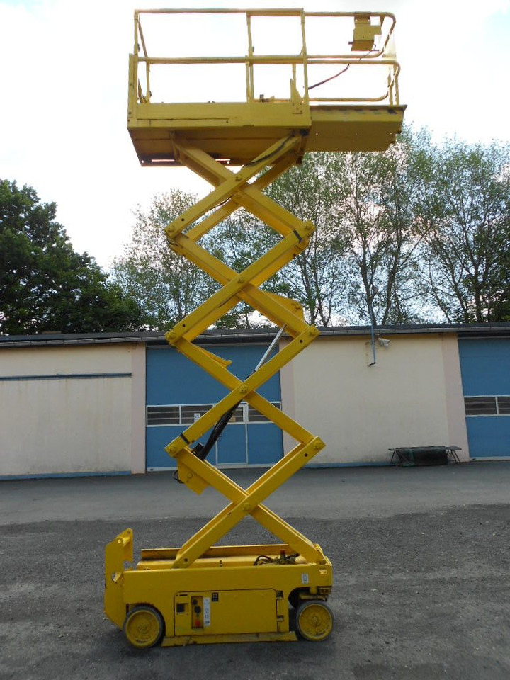 Genie GS 1930, Scherenarbeitsbühne Genie 8 m - Truck mounted aerial platform: picture 1 Genie GS 1930, Scherenarbeitsbühne Genie 8 m - Truck mounted aerial platform: picture 1