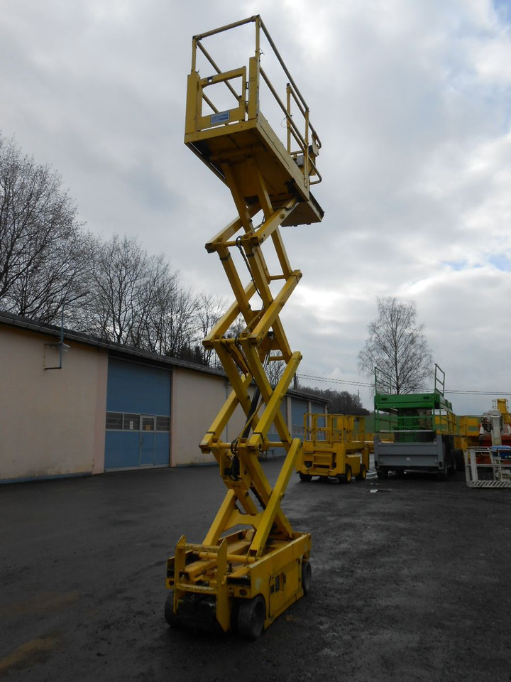 Genie GS 1930, Scherenarbeitsbühne Genie 8 m - Truck mounted aerial platform: picture 2 Genie GS 1930, Scherenarbeitsbühne Genie 8 m - Truck mounted aerial platform: picture 2