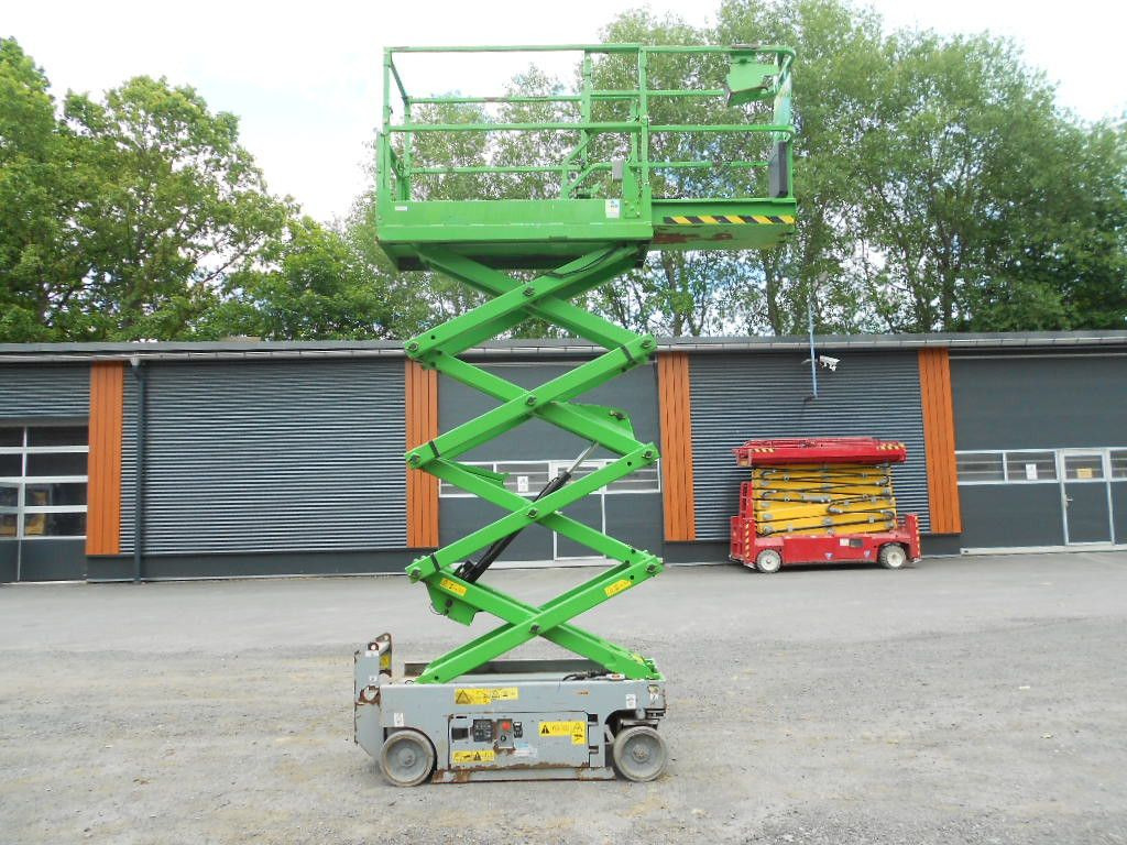 Genie GS 1932, Scherenarbeitsbühne Genie 8 m - Truck mounted aerial platform: picture 1 Genie GS 1932, Scherenarbeitsbühne Genie 8 m - Truck mounted aerial platform: picture 1