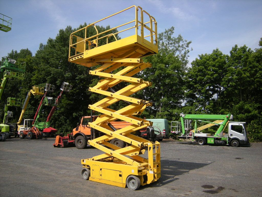 Genie GS 4047 Scherenarbeitsbühne Genie 14 m - Truck mounted aerial platform: picture 4 Genie GS 4047 Scherenarbeitsbühne Genie 14 m - Truck mounted aerial platform: picture 4