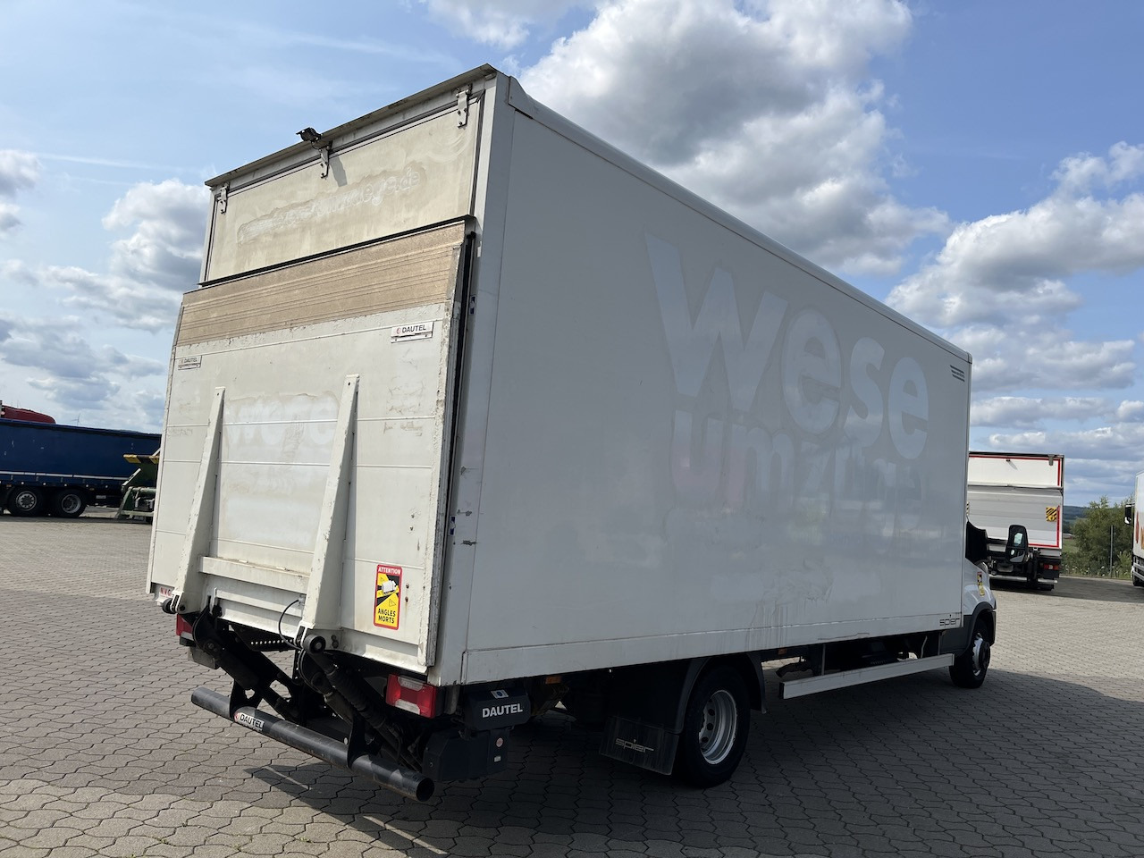 Iveco 70C18 Daily Koffer mit Ladebordwand - Box van: picture 4 Iveco 70C18 Daily Koffer mit Ladebordwand - Box van: picture 4