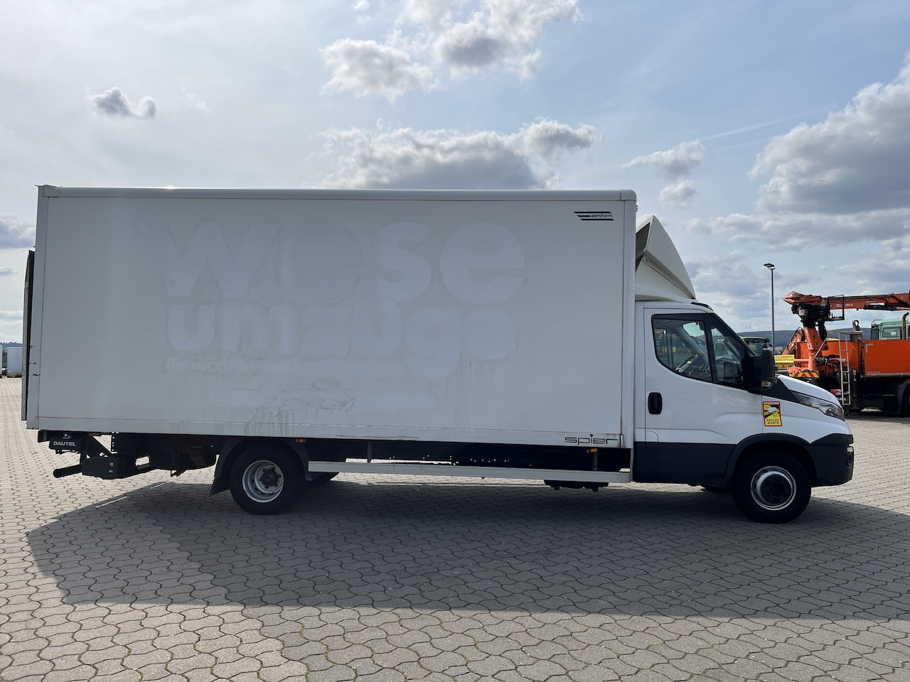 Iveco 70C18 Daily Koffer mit Ladebordwand - Box van: picture 5 Iveco 70C18 Daily Koffer mit Ladebordwand - Box van: picture 5