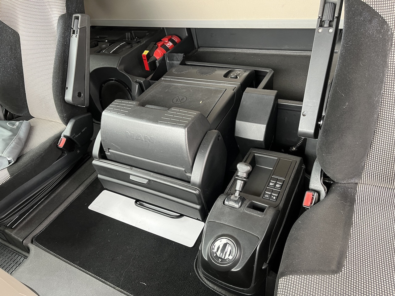 MAN TGX 26.500 6x2 Fahrgestell Lenk-Liftachse AHK - Cab chassis truck: picture 3 MAN TGX 26.500 6x2 Fahrgestell Lenk-Liftachse AHK - Cab chassis truck: picture 3