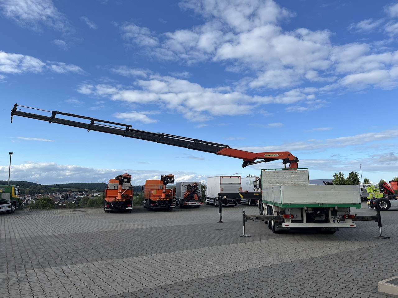 Dropside/ Flatbed truck, Crane truck Volvo FM 440 8x4  Palfinger PK 44002   Wechselsystem: picture 14