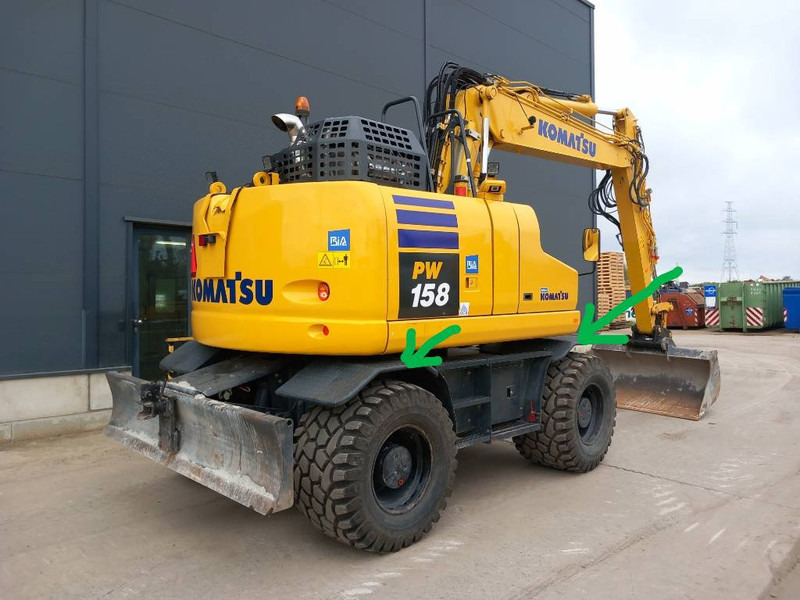 Komatsu PW158-11 MUDGUARDS - Attachment for Construction machinery: picture 1 Komatsu PW158-11 MUDGUARDS - Attachment for Construction machinery: picture 1