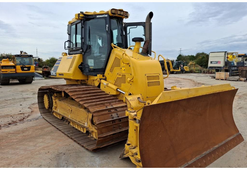 Komatsu D61PXI-24E0 - Bulldozer: picture 1 Komatsu D61PXI-24E0 - Bulldozer: picture 1
