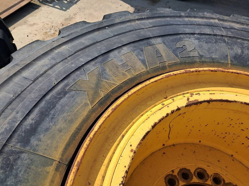 Komatsu WA380 4x RIM ASSY 423-30-62201 - Wheels and tires for Construction machinery: picture 5 Komatsu WA380 4x RIM ASSY 423-30-62201 - Wheels and tires for Construction machinery: picture 5